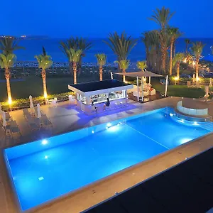 https://okeanos-beach.hotelsatayianapa.com